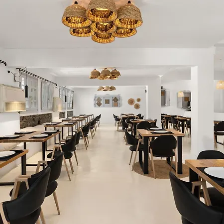 Penelope Village Hotell 4*