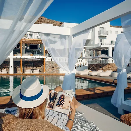 Penelope Village By Mr And Mrs White 4*